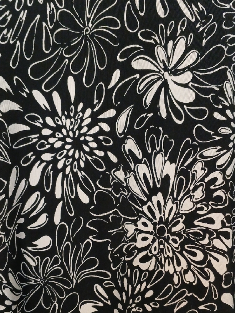 Chico's Black and White Floral Scoop Neck Tank - Picture 3 of 5
